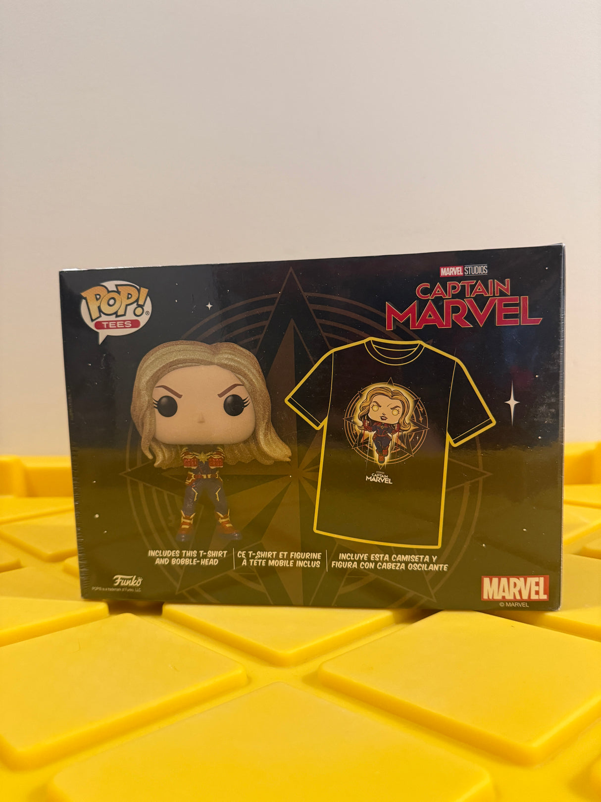 Funko POP! Captain Marvel (Diamond) (with Shirt S)