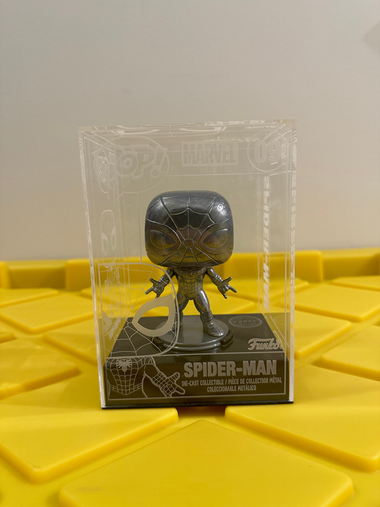 Funko POP! Spider-Man (Die-Cast) - Limited Edition Chase - Limited Edition Funko Shop Exclusive