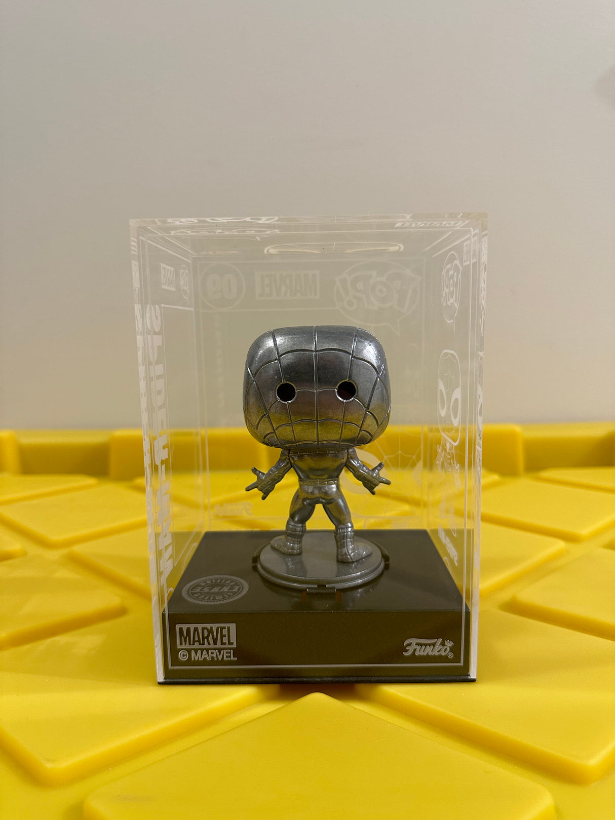 Funko POP! Spider-Man (Die-Cast) - Limited Edition Chase - Limited Edition Funko Shop Exclusive