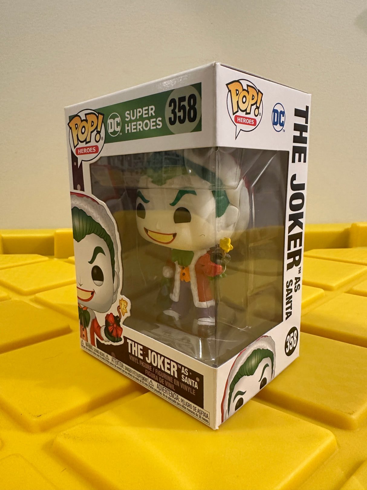 Funko POP! The Joker as Santa