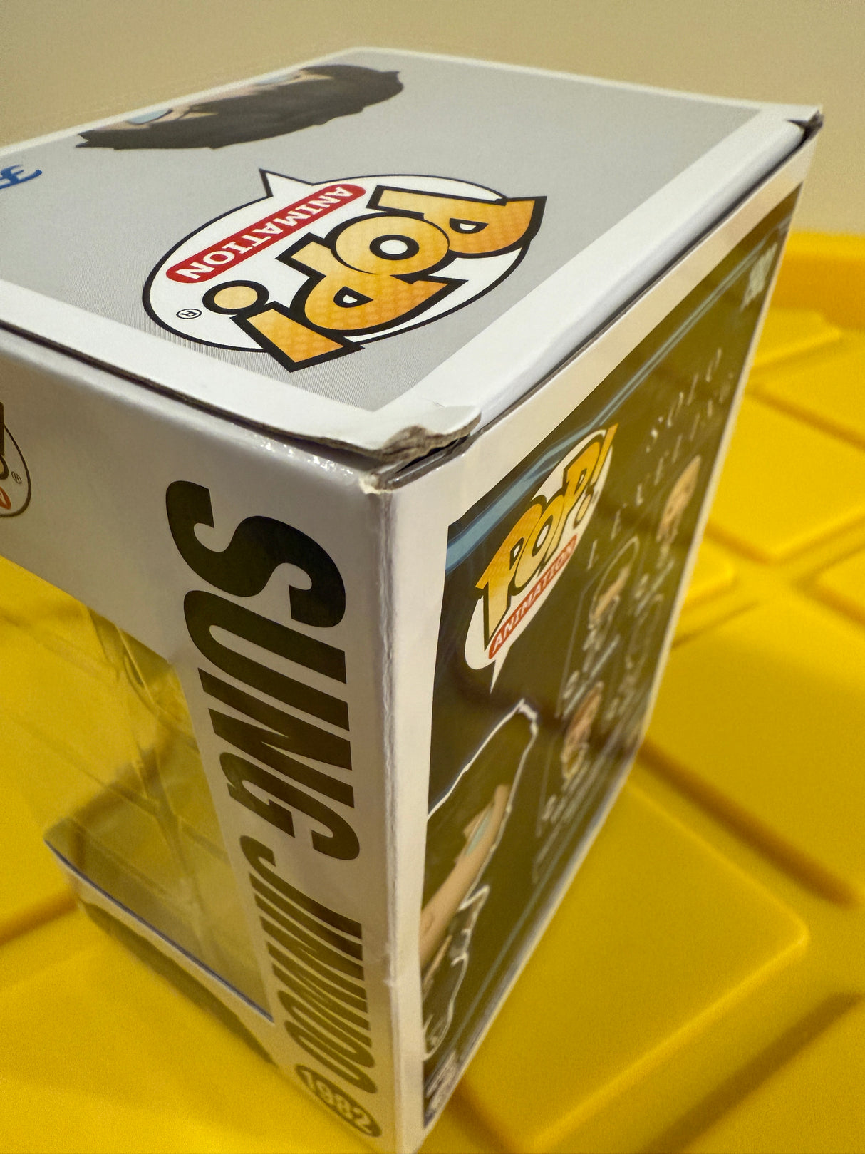 Funko POP! Sung Jinwoo (Glow) - Limited Edition Chase