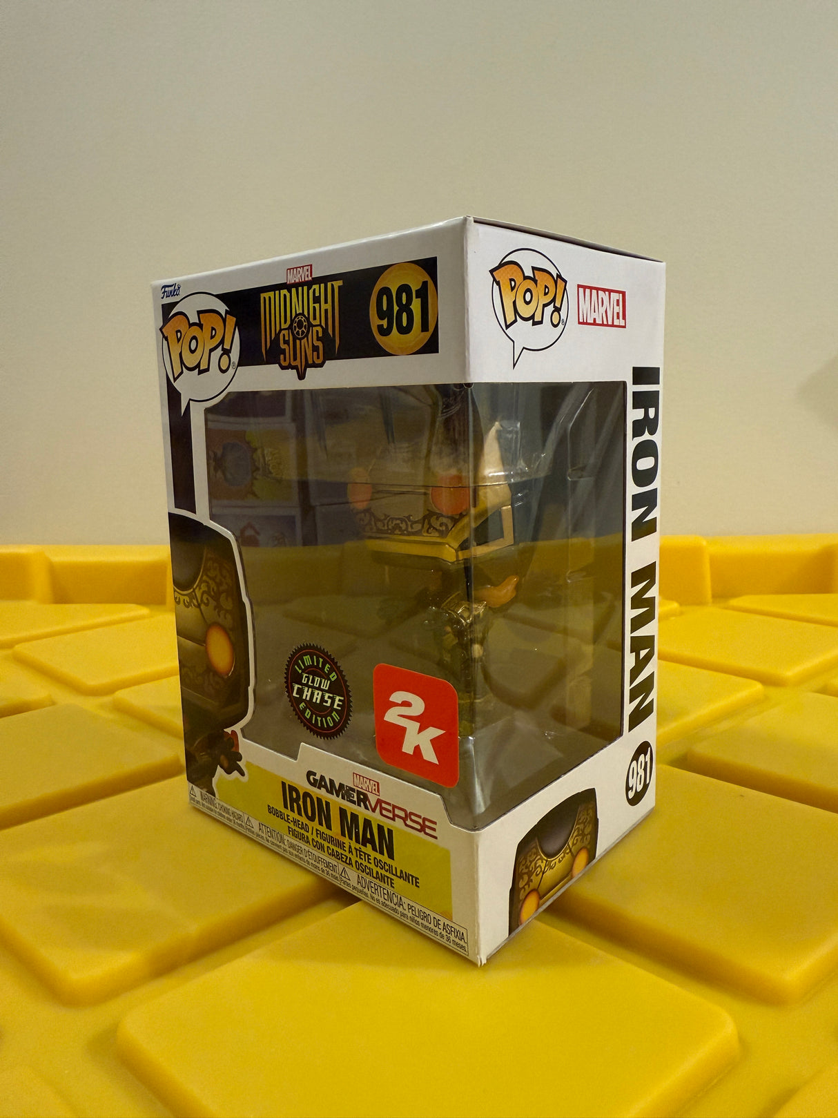 Funko POP! Iron Man (Glow) - Limited Edition Chase - Limited Edition GameStop Exclusive