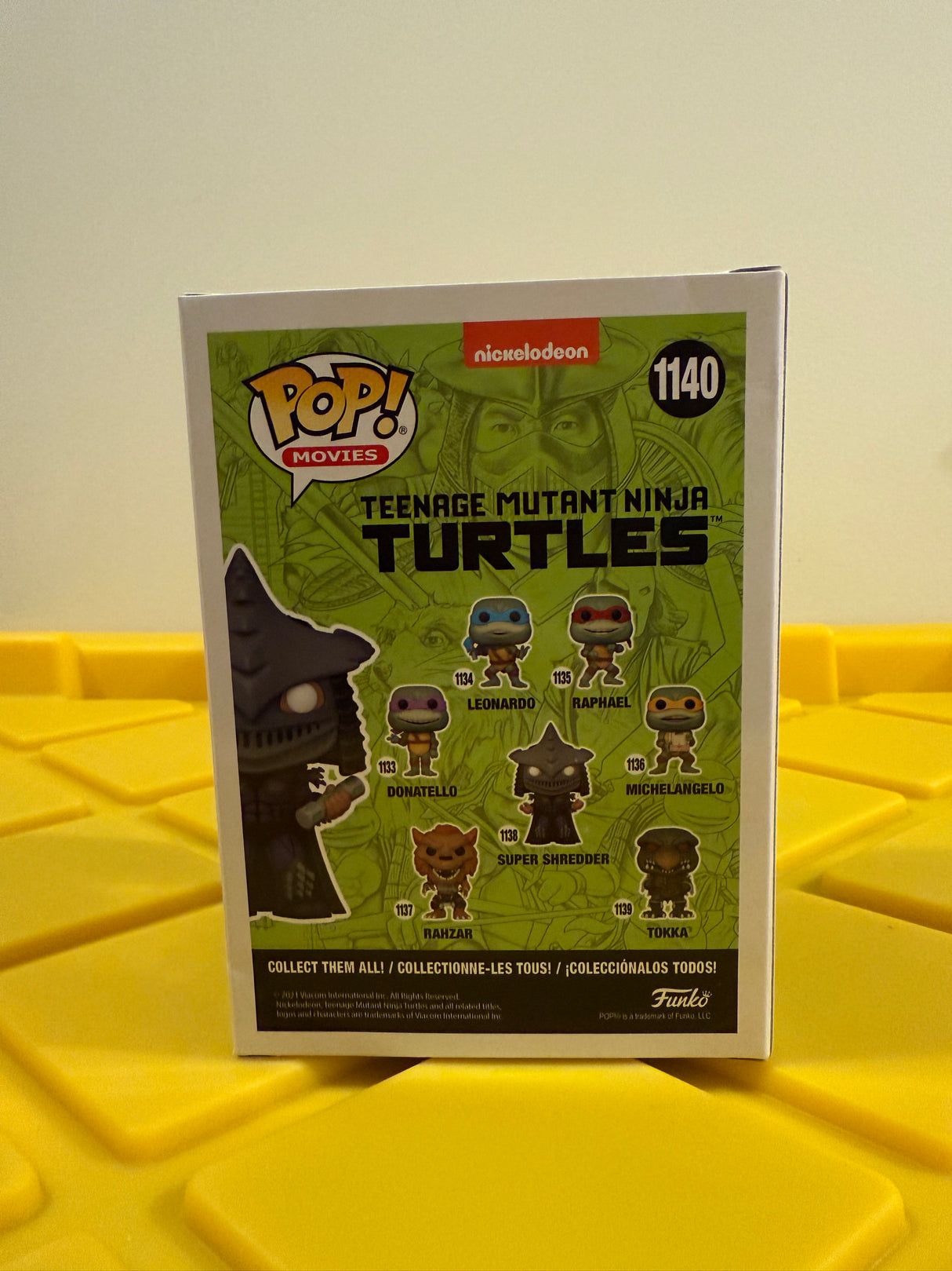 Funko POP! Shredder with Weapon (Glow) - Limited Edition Funko Shop Exclusive (Signed)