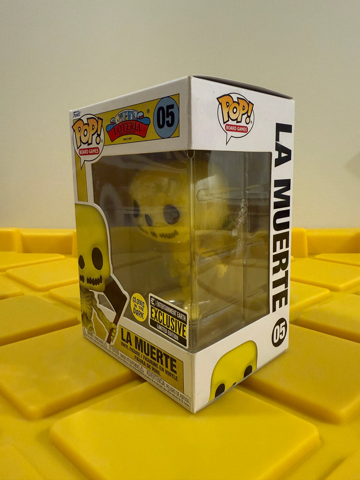 Funko POP! La Muerte (Glow) - Limited Edition Entertainment Earth Exclusive