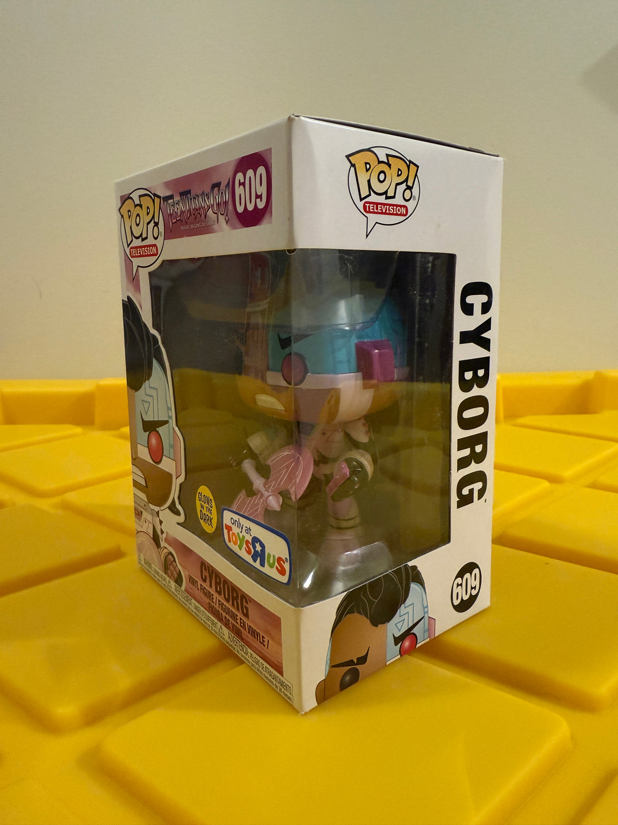 Funko POP! Cyborg (Glow) - Limited Edition Toys R Us Exclusive