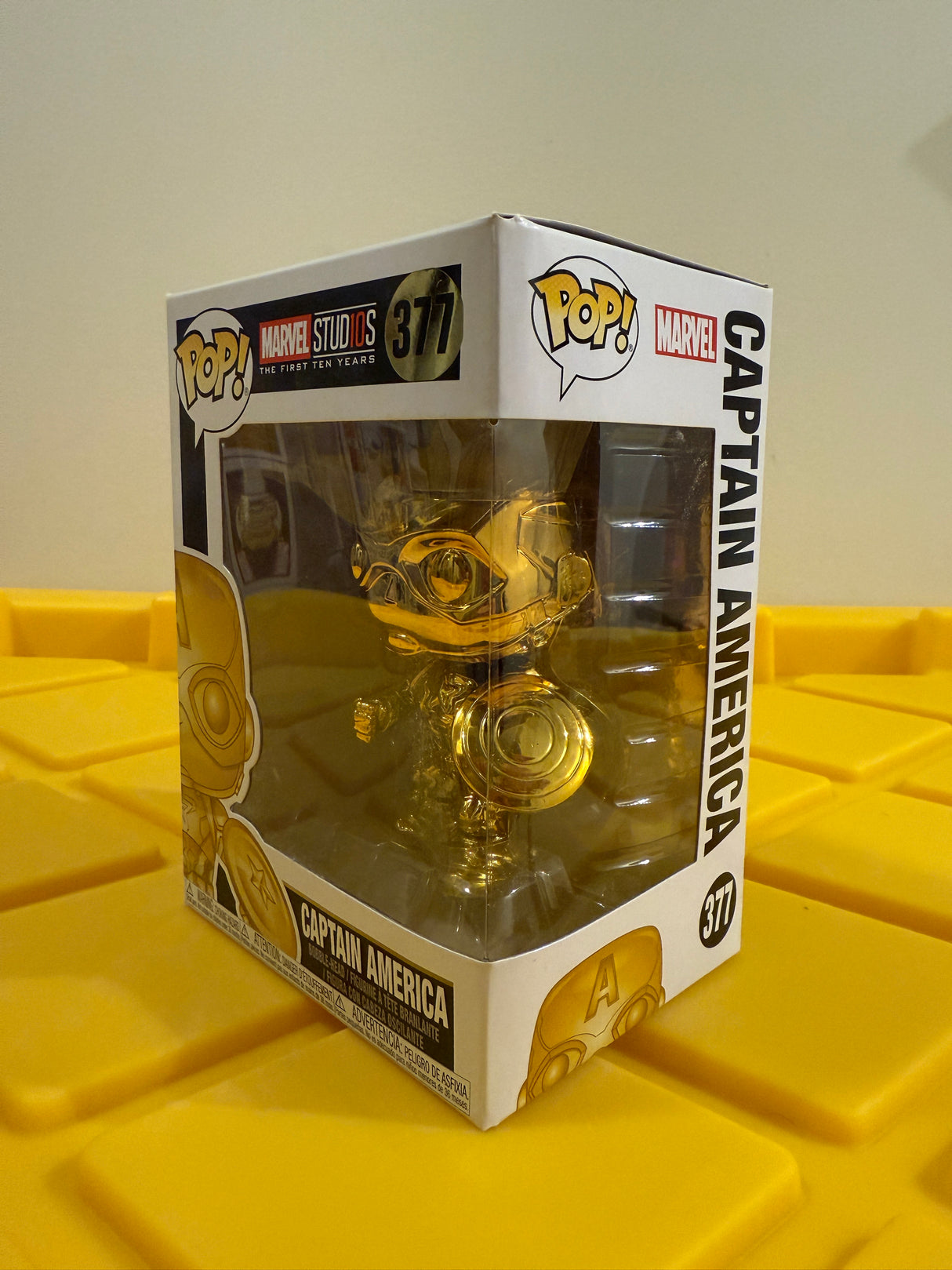 Funko POP! Captain America (Gold Chrome)