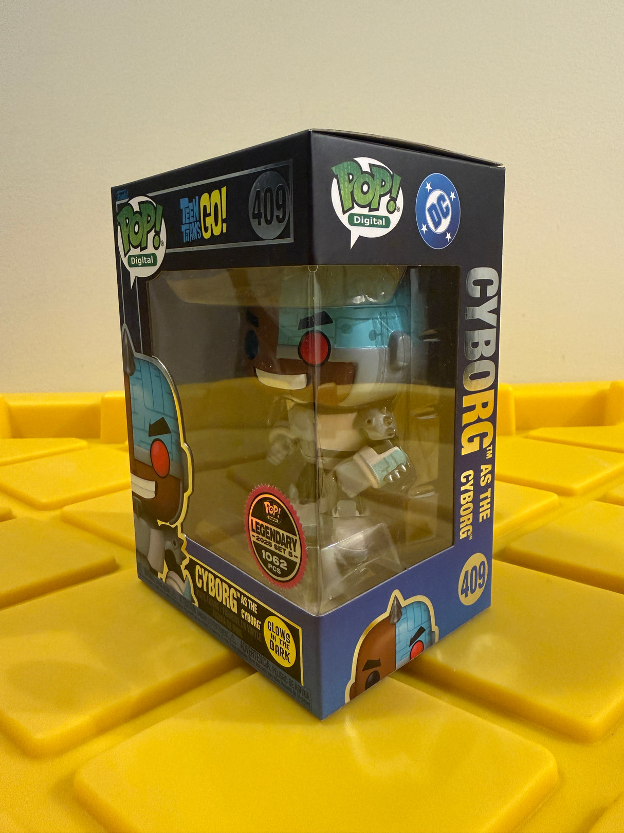 Funko POP! Cyborg as The Cyborg (Glow) (Legendary L.E. 1062) - Limited Edition NFT Release