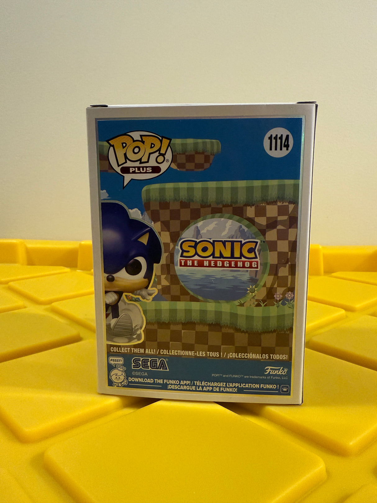 Funko POP! Plus Sonic (Pearlescent) - Limited Edition Specialty Series Exclusive
