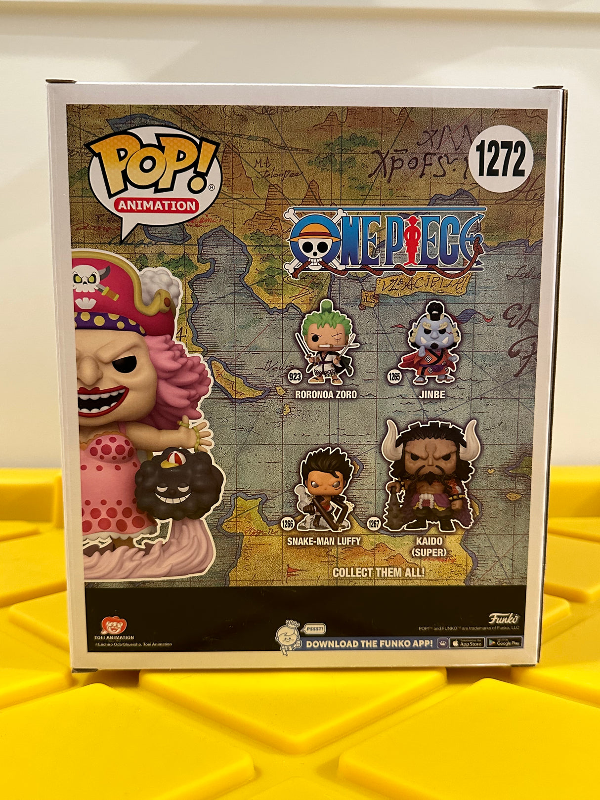 Funko POP! 6" Big Mom with Homies