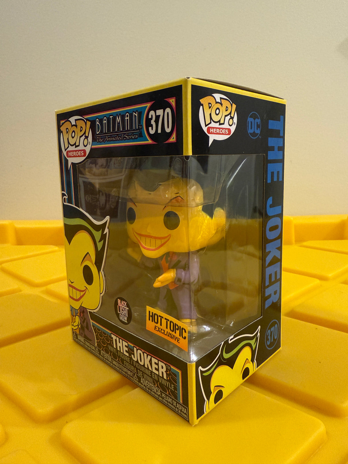 Funko POP! The Joker (Black Light) - Limited Edition Hot Topic Exclusive
