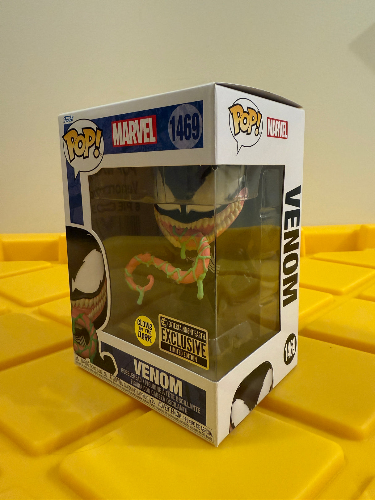Funko POP! Venom (Glow) - Limited Edition Entertainment Earth Exclusive