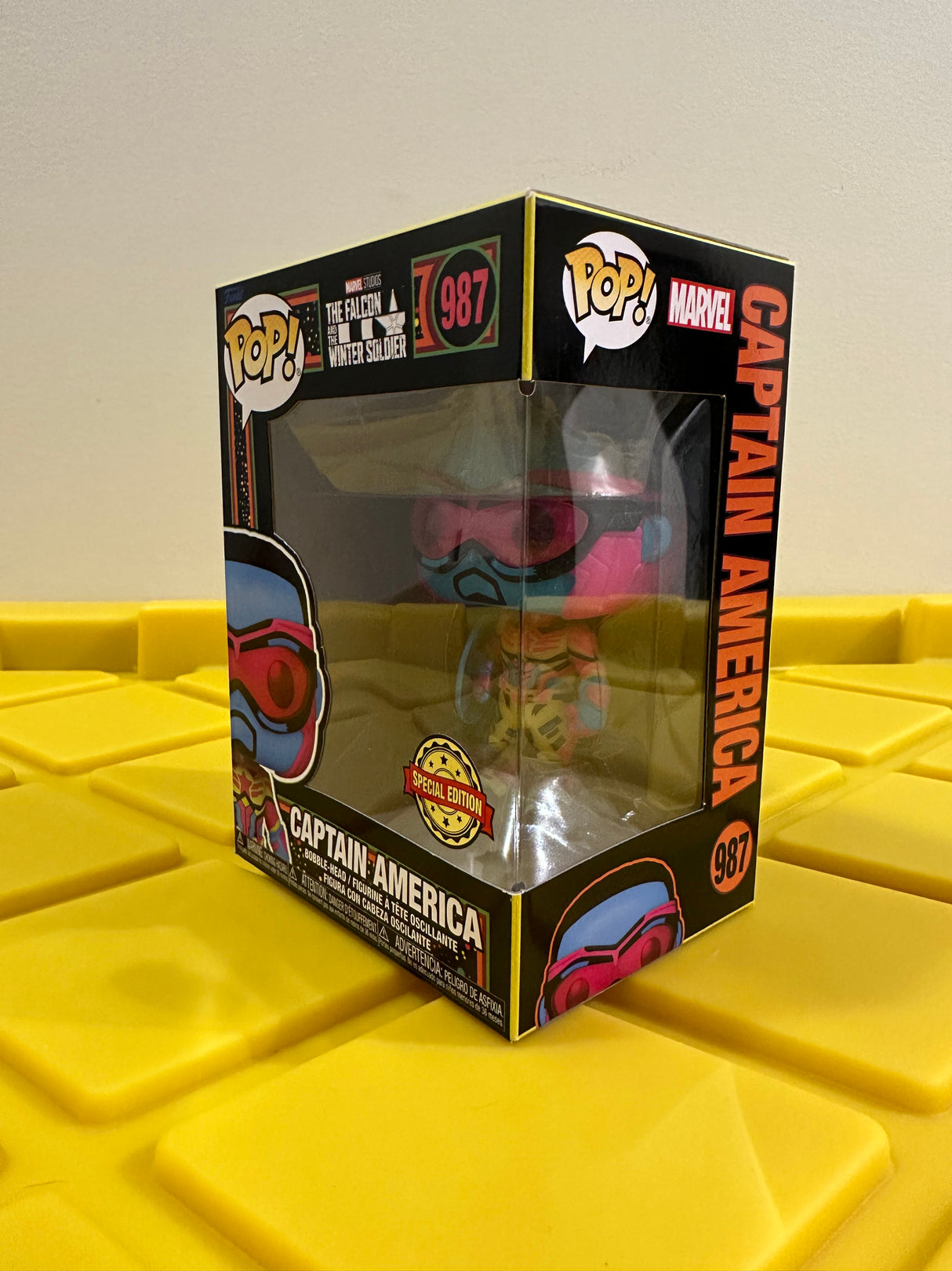 Funko POP! Captain America (Black Light) - Limited Edition Special Edition Exclusive