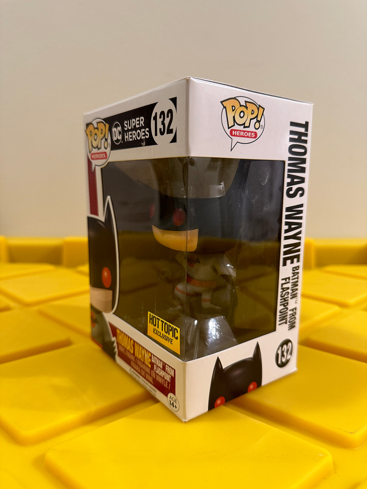 Thomas Wayne Batman From Flashpoint - Limited Edition Hot Topic Exclusive
