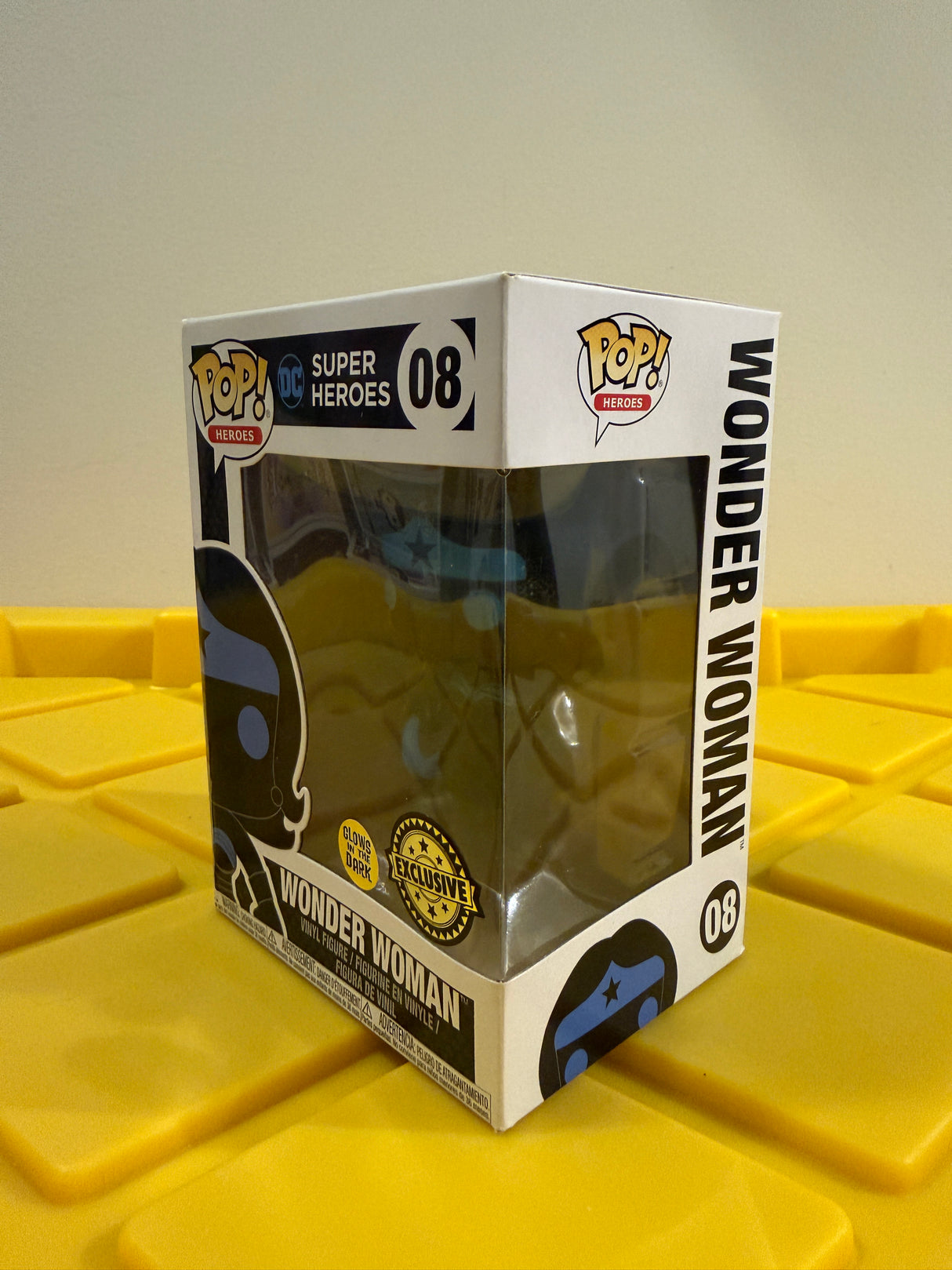 Funko POP! Wonder Woman (Glow) - Limited Edition Special Edition Exclusive