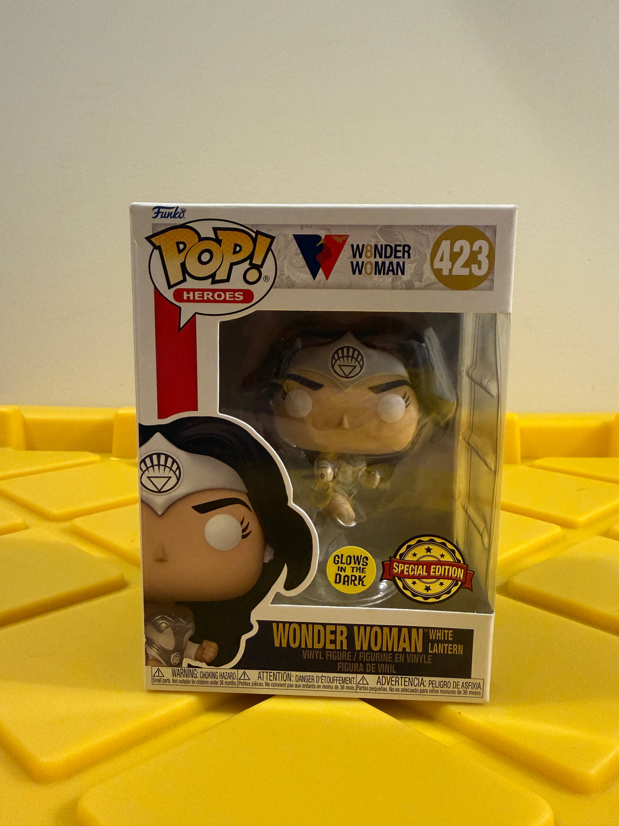 Funko POP! Wonder Woman White Lantern (Glow) - Limited Edition Special Edition Exclusive