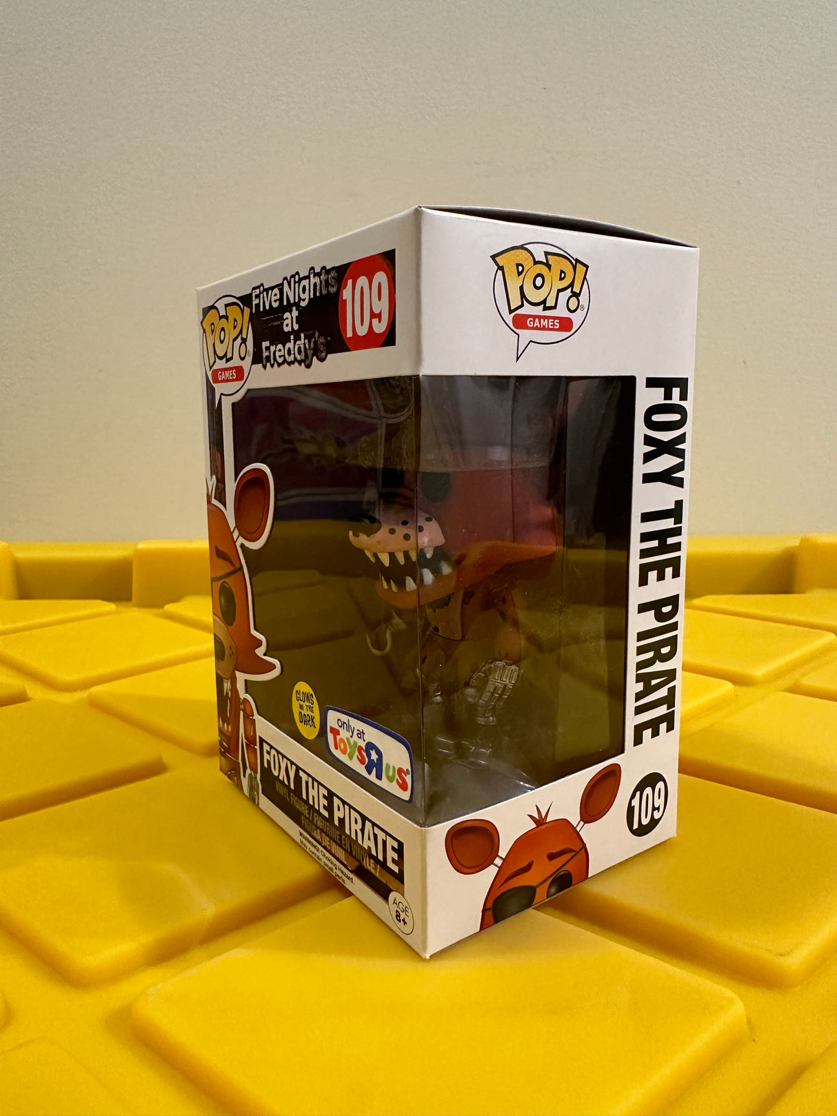 Funko POP! Foxy the Pirate (Glow) - Limited Edition Toys R Us Exclusive