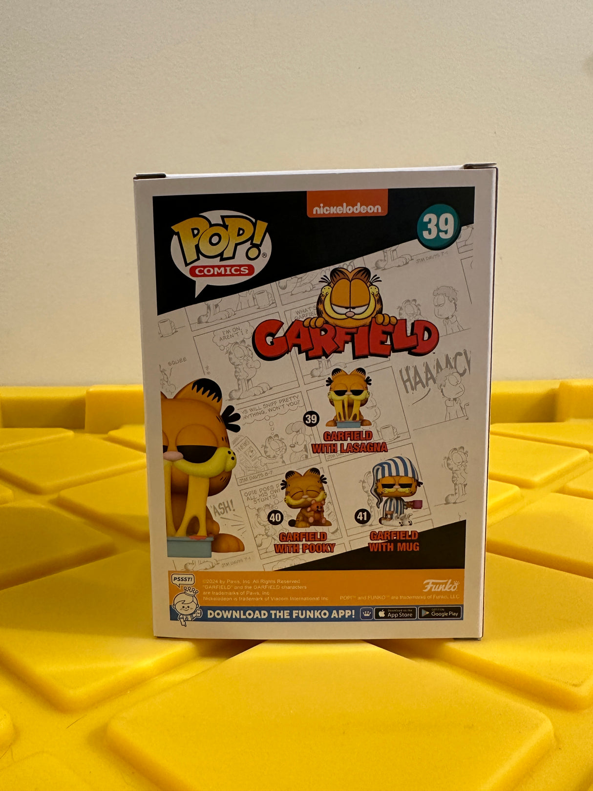 Garfield with Lasagna