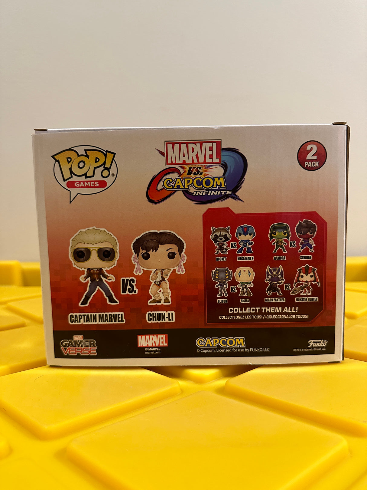 Funko POP! Captain Marvel vs Chun-Li (2-Pack) - Limited Edition Hot Topic Exclusive