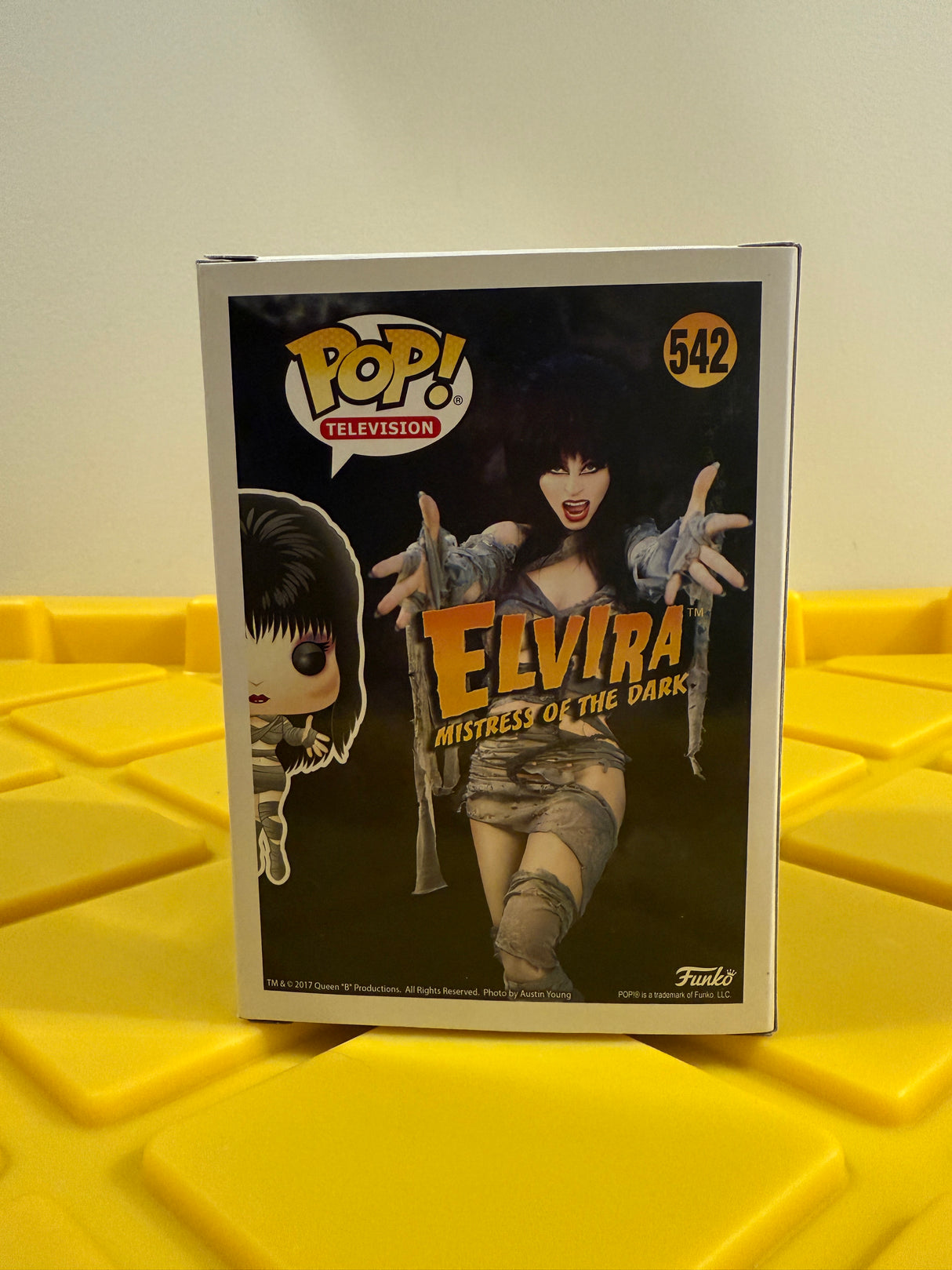 Funko POP! Elvira - Limited Edition Hot Topic Exclusive