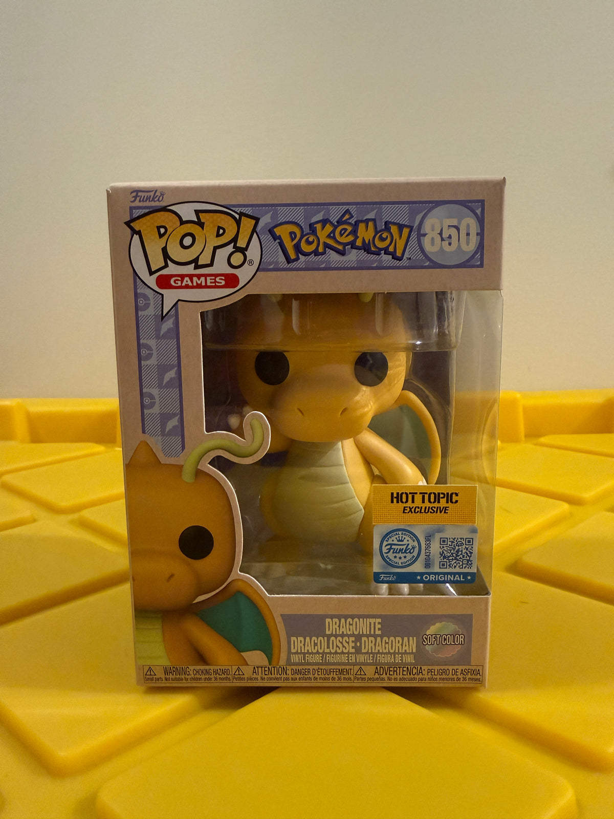 Funko POP! Dragonite (Soft Color) - Limited Edition Hot Topic Exclusive
