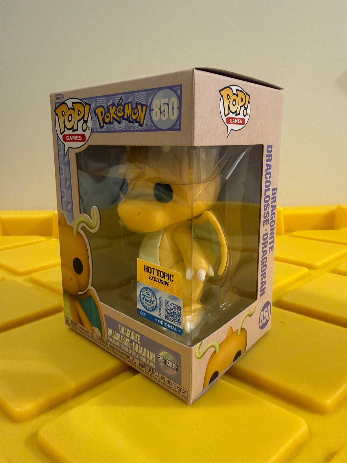 Funko POP! Dragonite (Soft Color) - Limited Edition Hot Topic Exclusive
