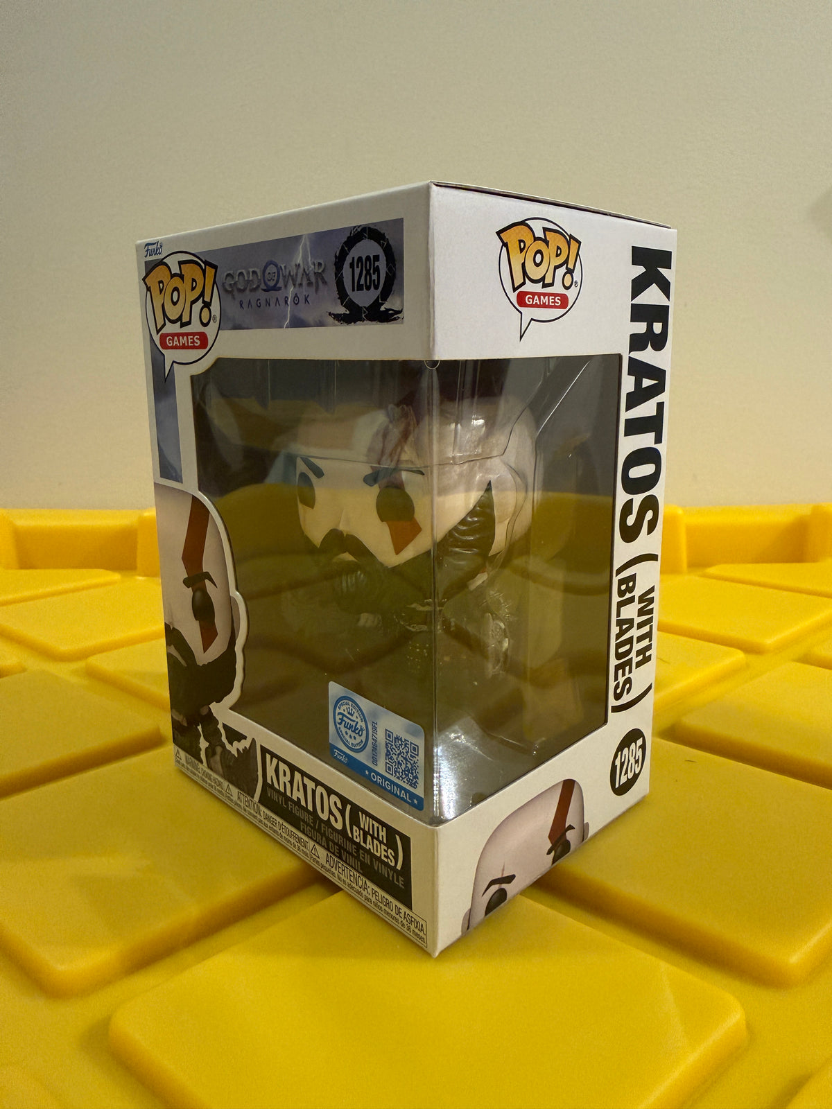 Funko POP! Kratos (with Blades) - Limited Edition Toy Temple Exclusive