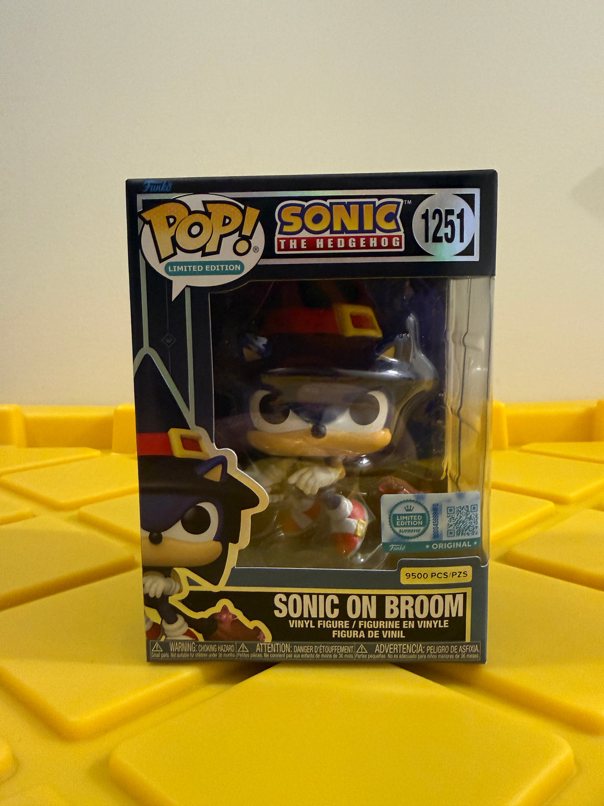 Funko POP! Sonic on Broom (L.E. 9500) - Limited Edition Supreme