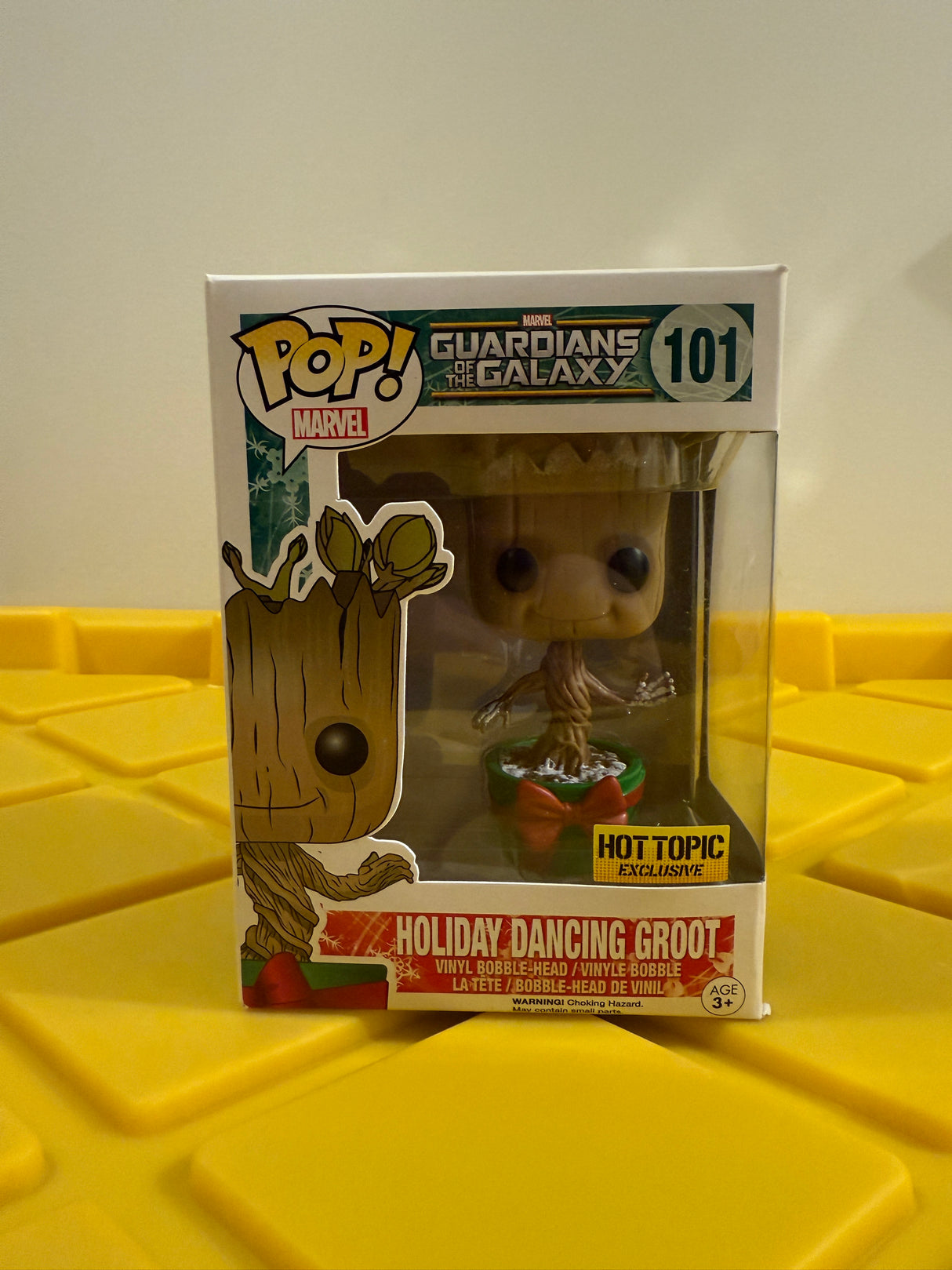 Funko POP! Holiday Dancing Groot - Limited Edition Hot Topic Exclusive