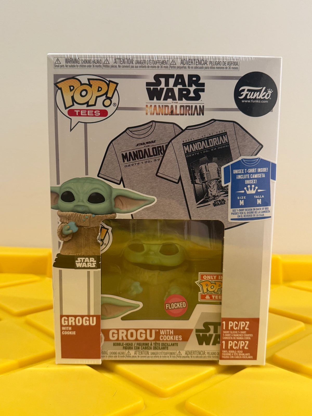 Funko POP! Grogu with Cookie (Flocked) (with Shirt M)