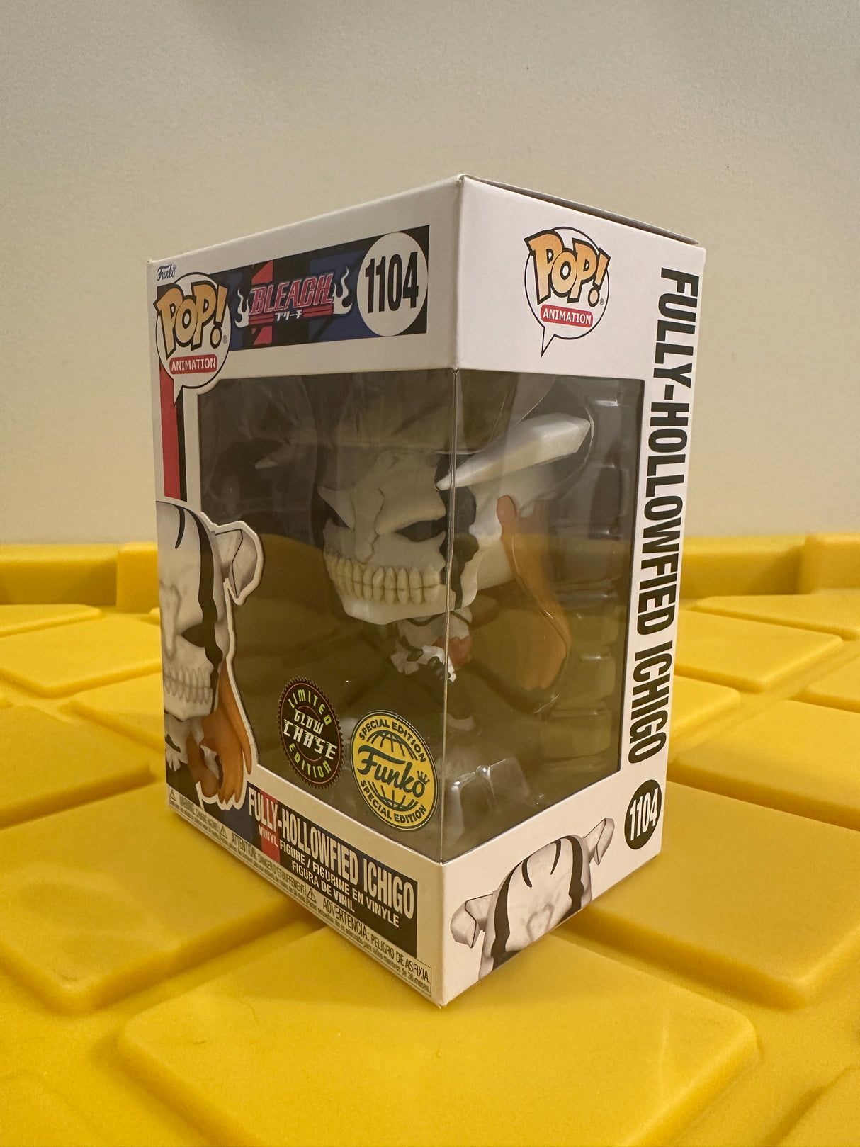 Funko POP! Fully-Hollowfied Ichigo (Glow) - Limited Edition Chase - Limited Edition Special Edition Exclusive