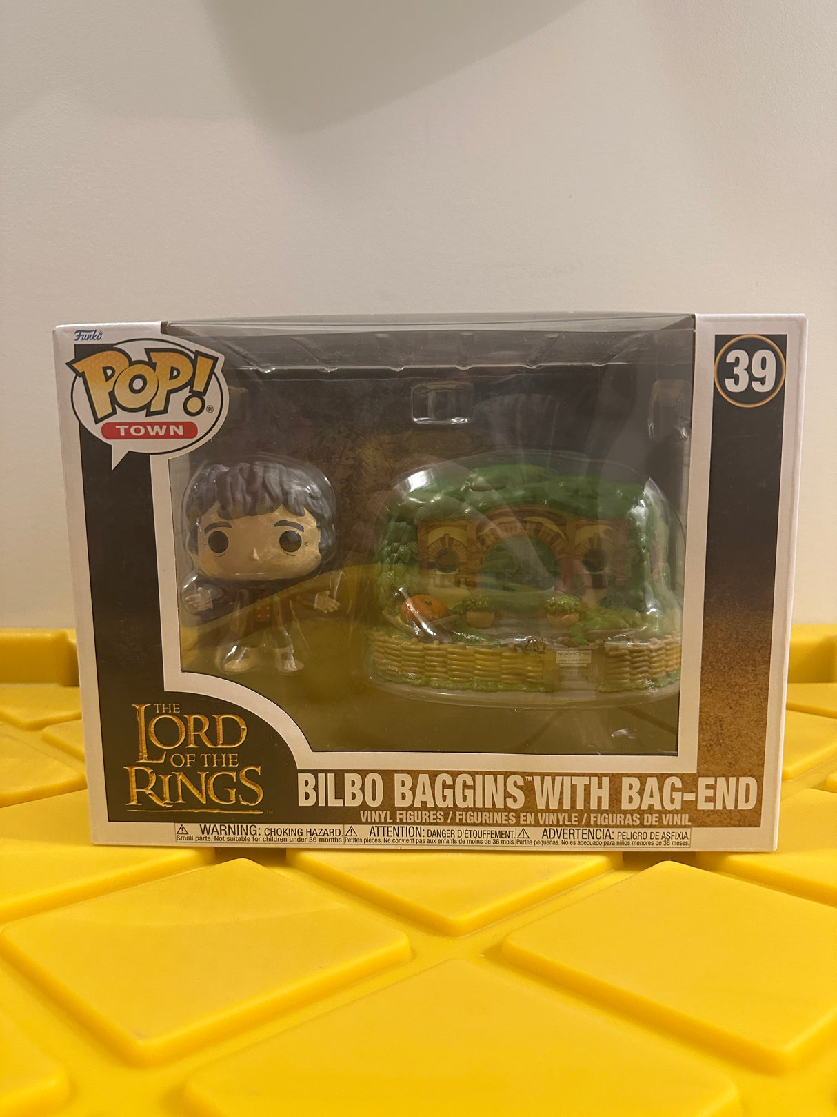 Funko POP! Bilbo Baggins with Bag-End (Town)