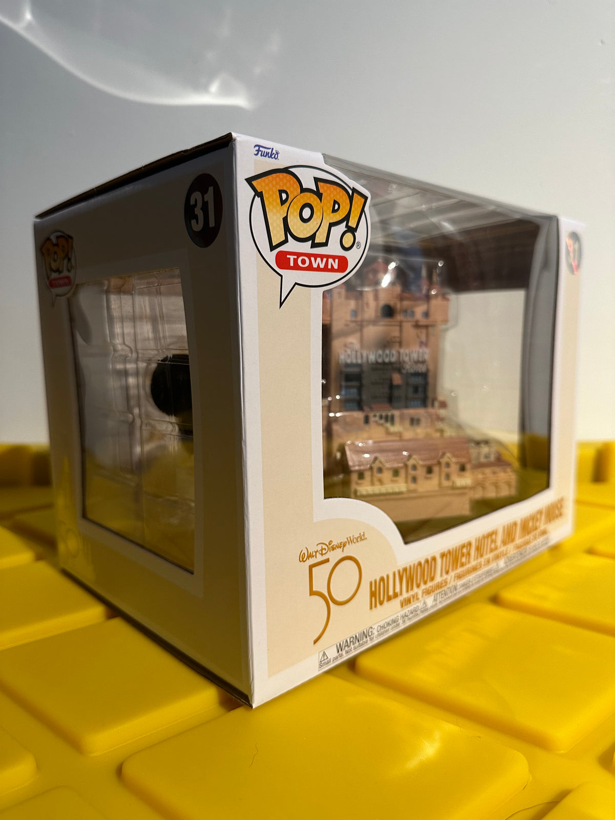 Funko POP! Hollywood Tower Hotel and Mickey Mouse (Town)
