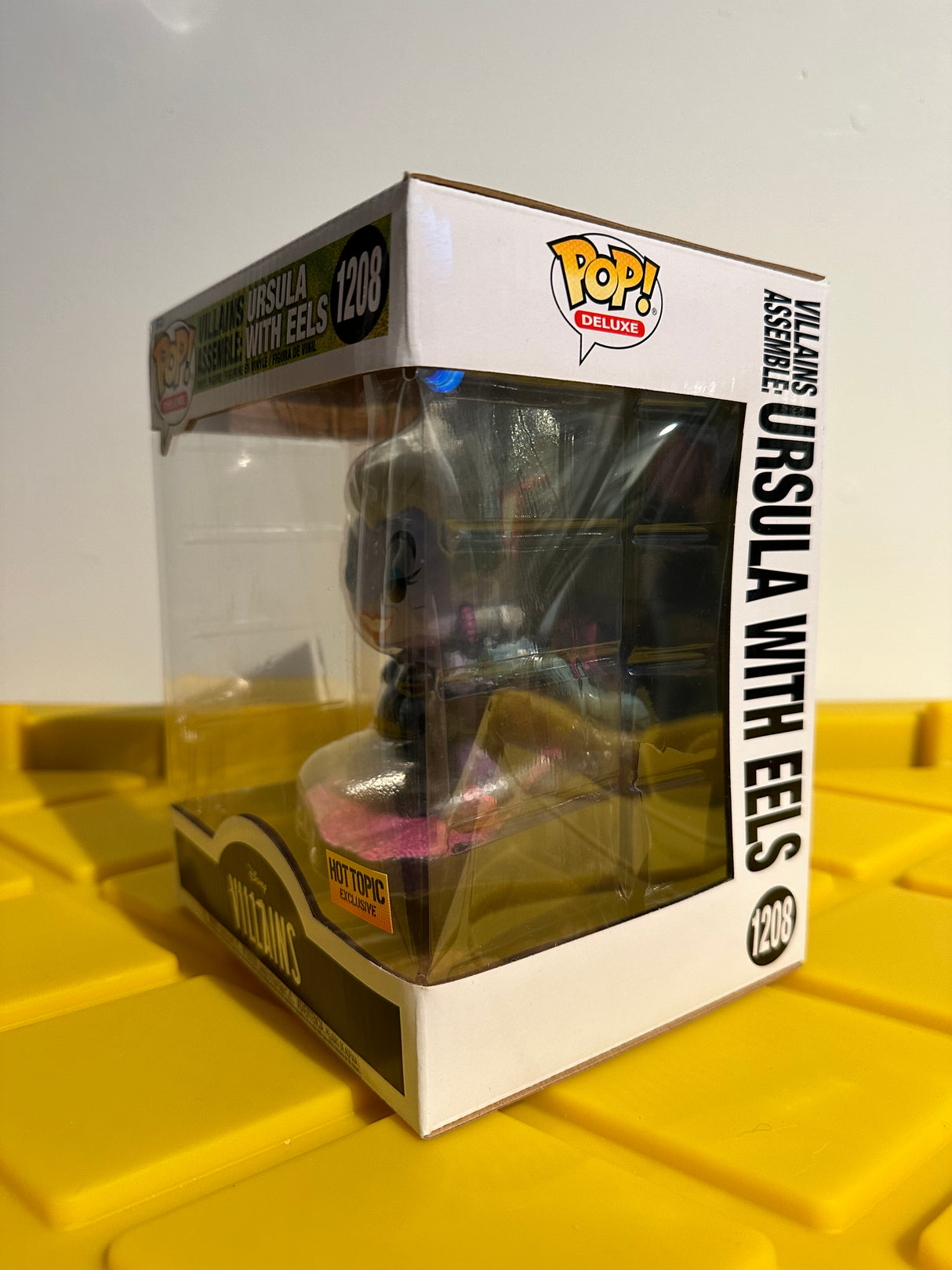 Funko POP! 6" Villains Assemble: Ursula With Eels - Limited Edition Hot Topic Exclusive