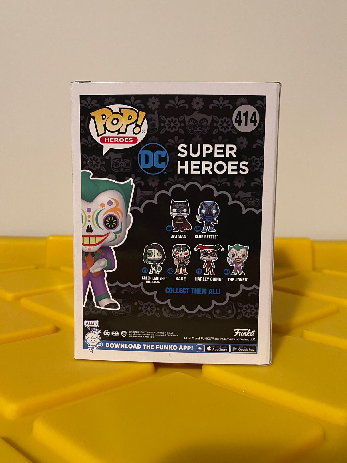 Funko POP! The Joker (Glow) - Limited Edition Amazon Exclusive