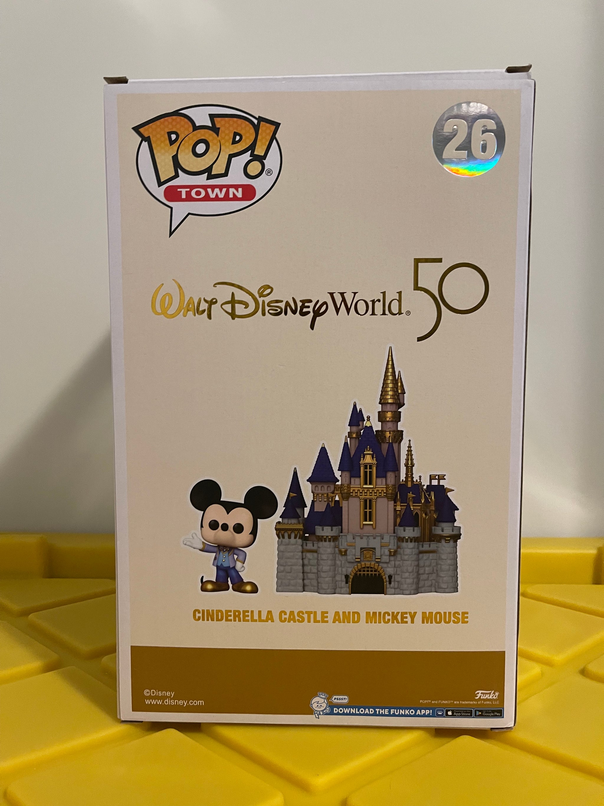 Funko Pop Town Cinderella top Castle #26 Mickey Mouse Disney World 50 Disneyland