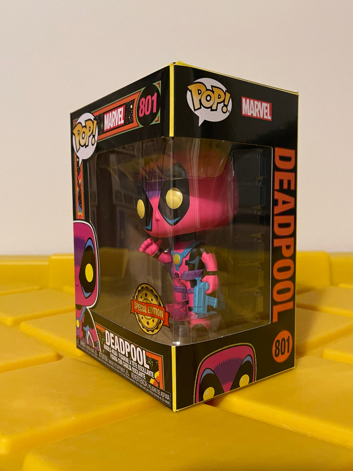 Funko POP! Deadpool (Black Light) - Limited Edition Special Edition Exclusive