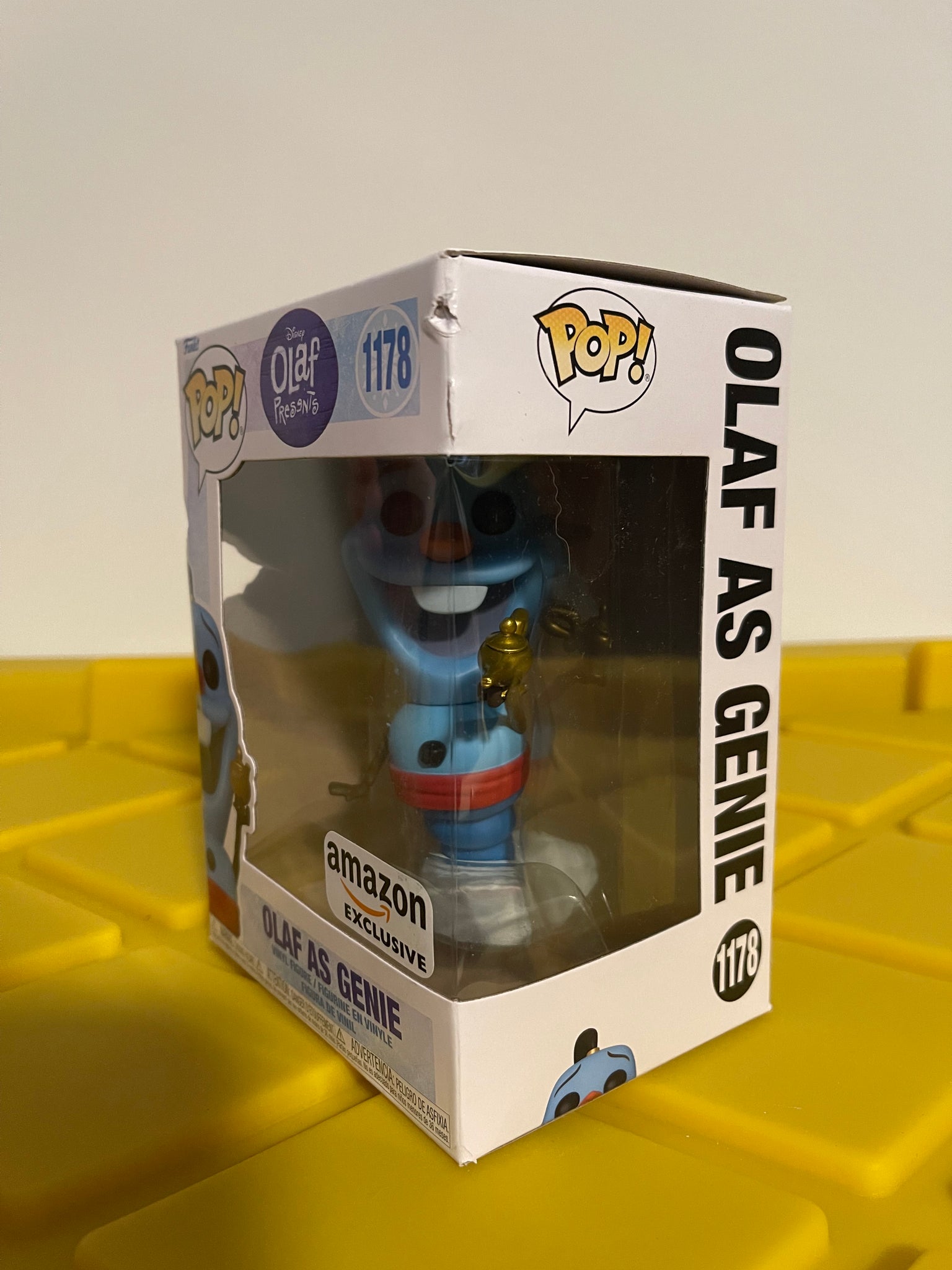 POP figure Disney Olaf Present Olaf as Genie Exclusive