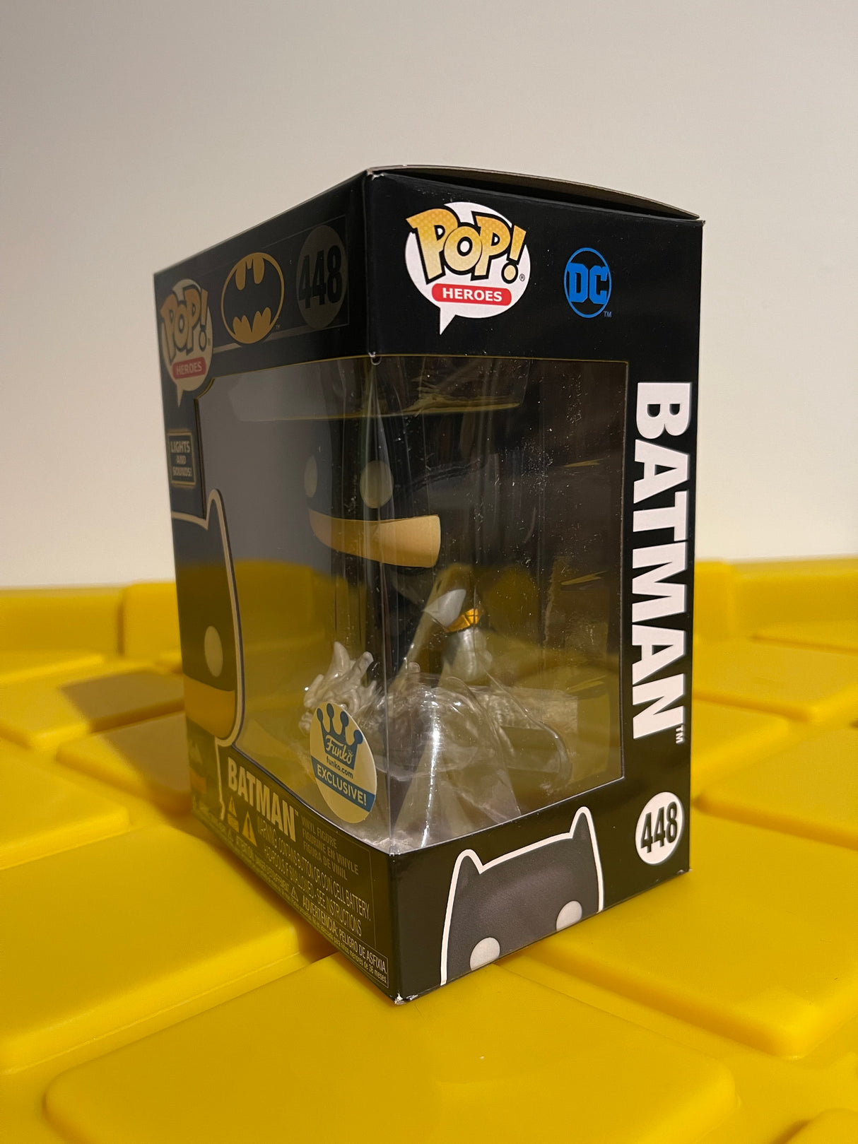 Funko POP! Batman (Lights & Sound) - Limited Edition Funko Shop Exclusive