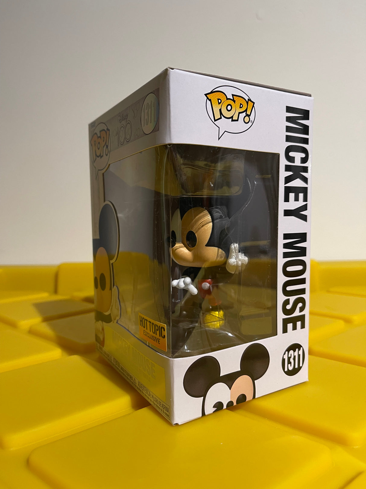 Funko POP! Mickey Mouse - Limited Edition Hot Topic Exclusive