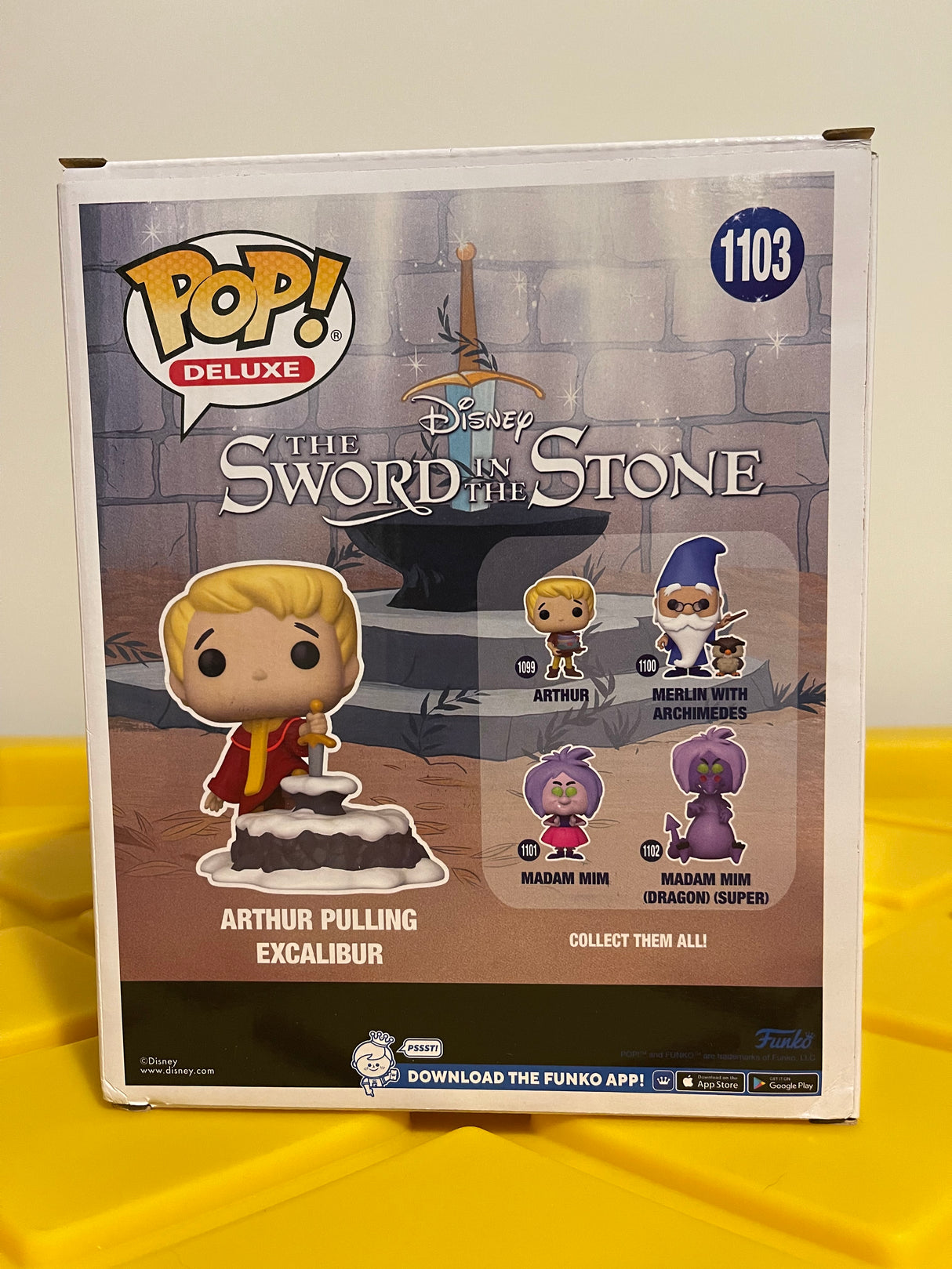 Funko POP! 6" Arthur Pulling Excalibur - Limited Edition 2021 NYCC Exclusive